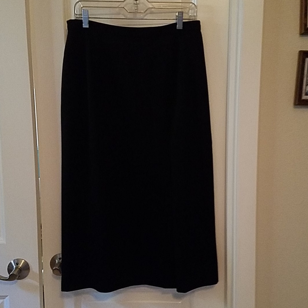 Vintage black skirt w/slit to knee on left side